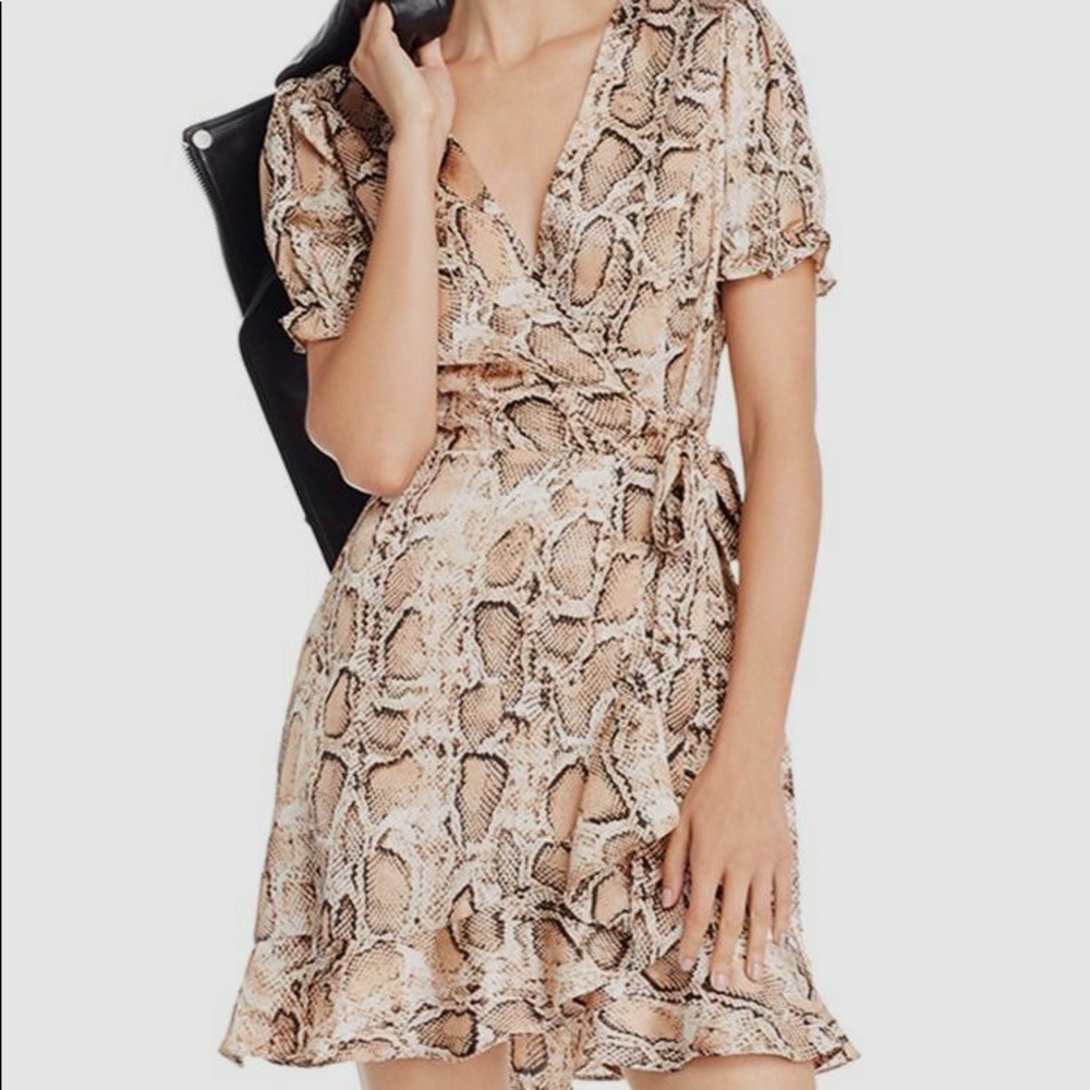 Aqua Women's Black Beige Snake-Print V-Neck Mini Wrap Dress - S